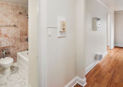 Charbern Apartments bathroom